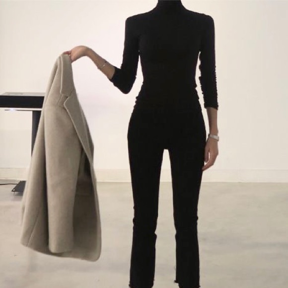 LYON SOFT HIGH NECK SLIM FIT TOP - BLACK - Picture 6 of 10